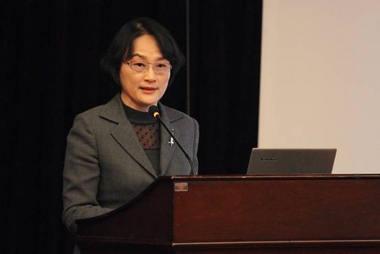 演員秦樾,演員秦樾，從舞臺到熒屏，變化中的自信與成就之光