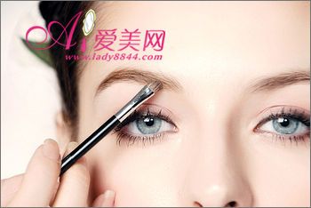 “最新眉形美容技術(shù)揭秘”,最新眉形美容技術(shù)揭秘