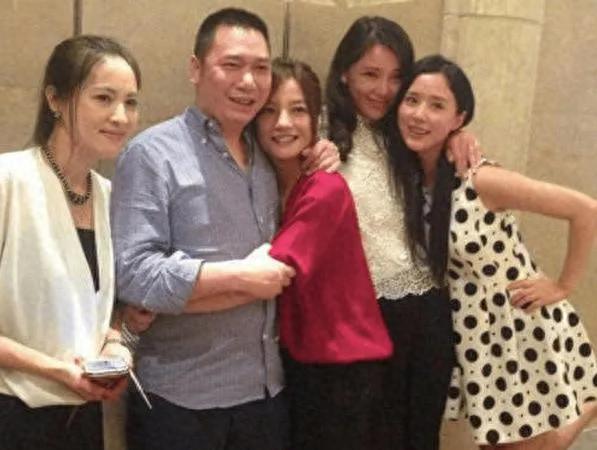 趙薇和黃有龍的最新動態(tài)更新